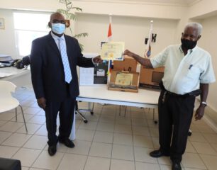 Bell-Realty-Company-made-generous-contribution-to-the-Education-on-Sint-Maarten.aspx_.jpg