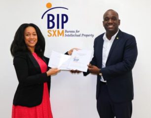 Minister-Lawrence-meets-with-BIP-SXM.aspx_.jpg