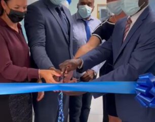 Minister-Ottley-attends-the-official-opening-of-SMMC-new-service-centers.aspx_.jpg
