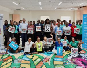 Minister Samuel (MECYS), SSSD, and UNICEF NL presented the HURRYcane Run to representatives of Elementary Schools on Sint Maarten