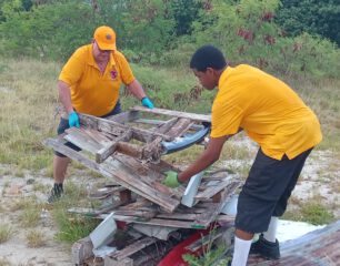 lions rotarians caostal clean up